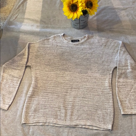 Gorgeous PacSun light grey lightweight sweater - Picture 2 of 3
